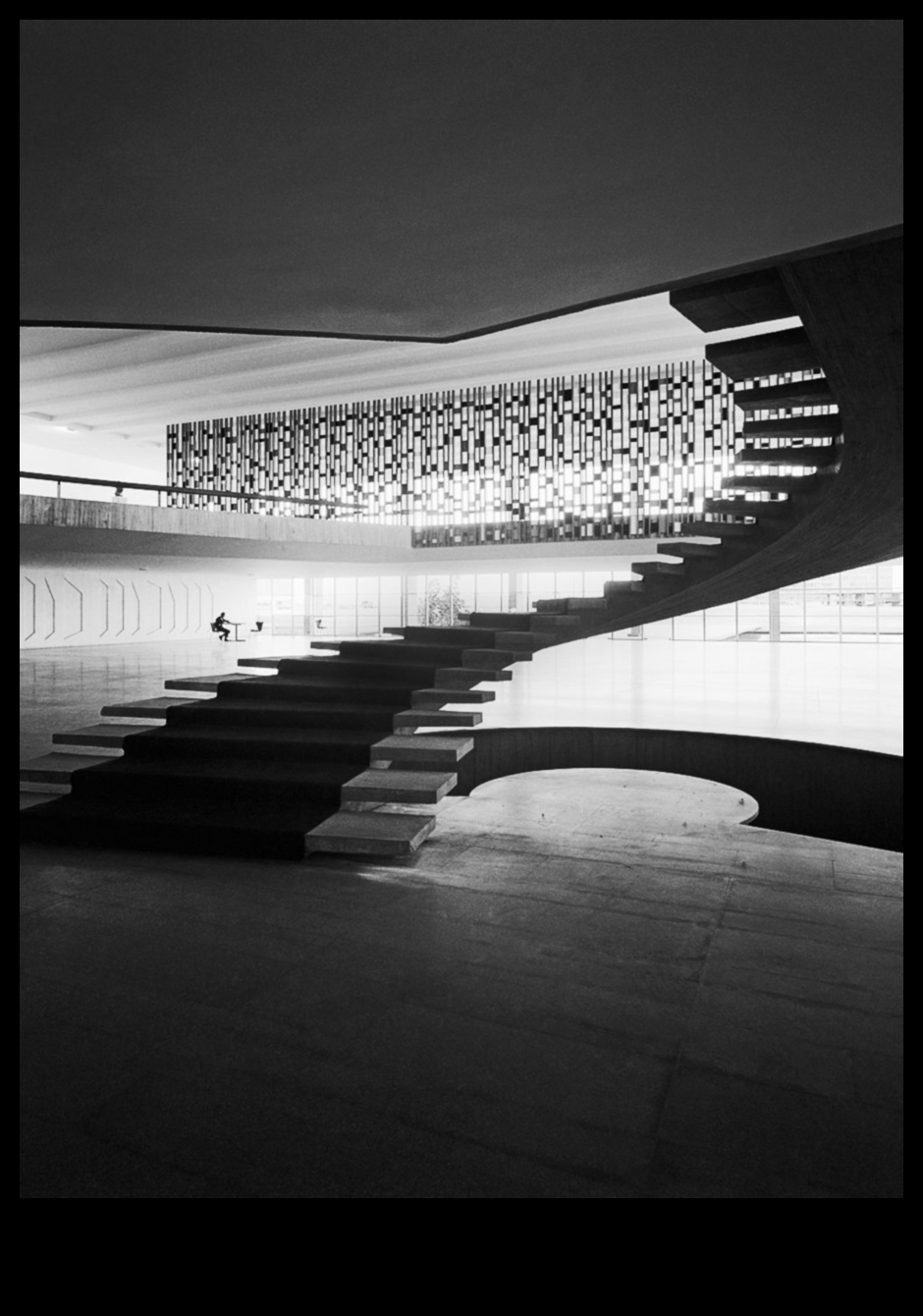 אלגנטיות מרחבית: האומנות של עיצוב אדריכלי עכשווי