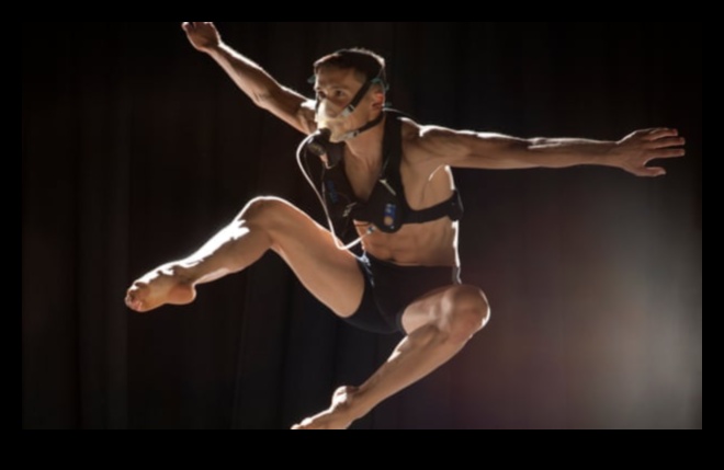 בלט במשקל גוף: השג חוזק חינני באמצעות כושר טבעי