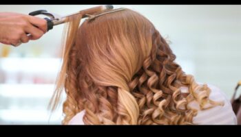 Silky Symphony: יצירת מנגינה יפה עם שיער חלק