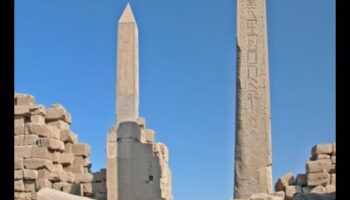 אובליסקים ואמנות: מבנים מונומנטליים בתרבות המצרית